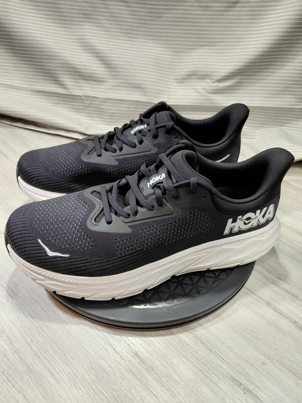NEW Hoka Men's Arahi 7 Black & White Running Shoes Lightweight SIZE 11D